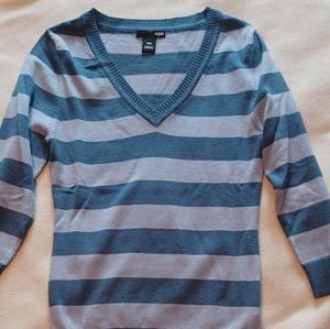 Striped v-neck sweater lightweight (NWOT)